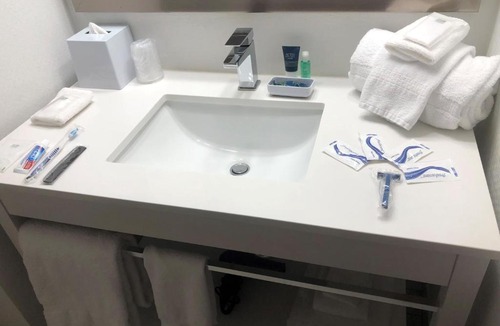 Barrie Hotel | Four Points by Sheraton Barrie