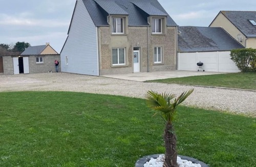Saint-Marcouf House | Maison Chaleureuse à Proximité de la Plage et D'un Site Historique