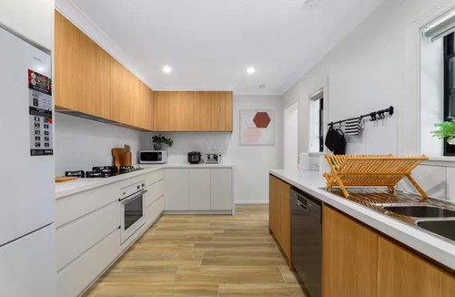 Ultimo House | Fresh Green 4BR3BA Harborside Retreat by Palm&Vine