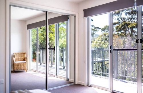 Coles Bay House | Freycinet Haven, where bushland meets the bay!