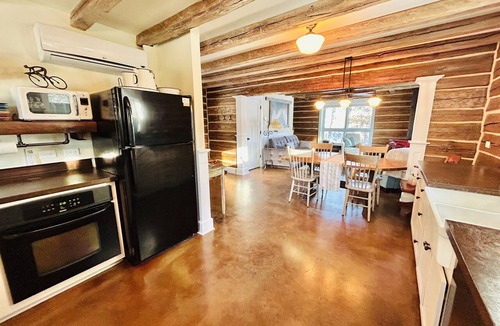 Biwabik House | Fully modernized historic log cabin near Giants Ridge