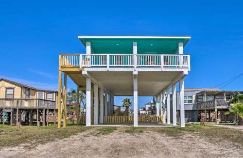 Surfside Beach House | Furnished Deck + Ocean Views: Surfside Beach Home