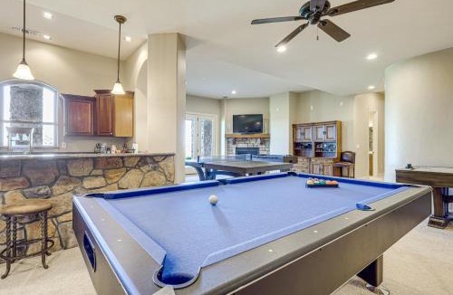 Tucumcari House | Game Room & Deck: Group Getaway in New Mexico!