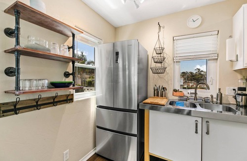 Capistrano Beach Apartment | Garabaldi Studio - private entrance and patio