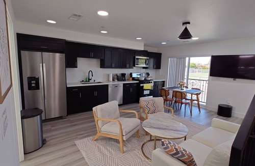 Van Nuys House | Gilmore One