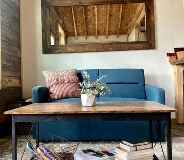 Boles House | Gorgeous Chic Treehouse with Lofted Interior and Panoramic Views in Arkansas