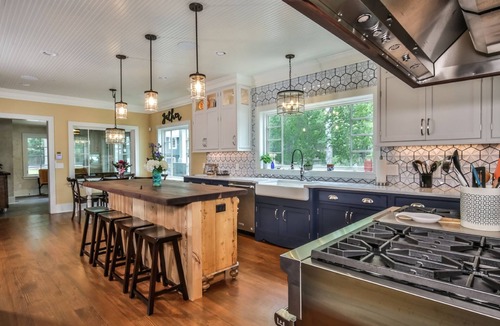 Eagle River House | Gorgeous Historic Home on the Eagle River Chain of Lakes! Sleeps 30!
