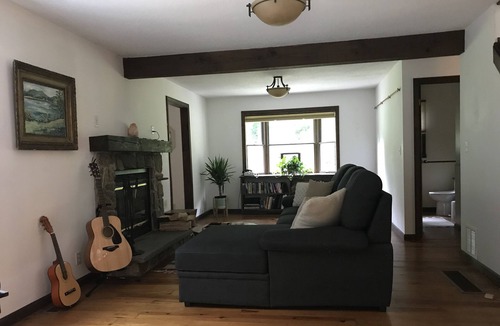 Brookline House | Gorgeous Winter Retreat next to Babbling Brook and Ski Resorts - SLEEPS 4-6!!