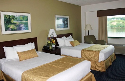Dubuque Hotel | Grand Harbor Resort