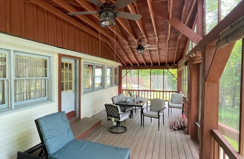 Fair Haven House | Great Rustic House on a Private Pond