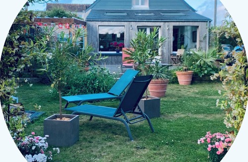 Saint-Marcouf Villa | Green Oasis by the sea