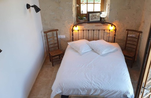 Bazouges-sur-le-Loir Bed & Breakfast | Guesthouse near La Flèche, pets allowed