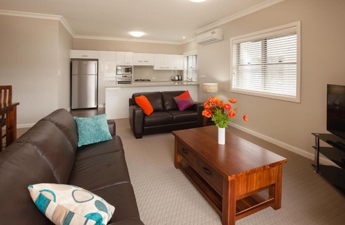 Broadmeadow Apartment | Hamilton on Everton