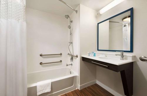 Appleton Hotel | Hampton Inn Appleton-Fox River Mall Area