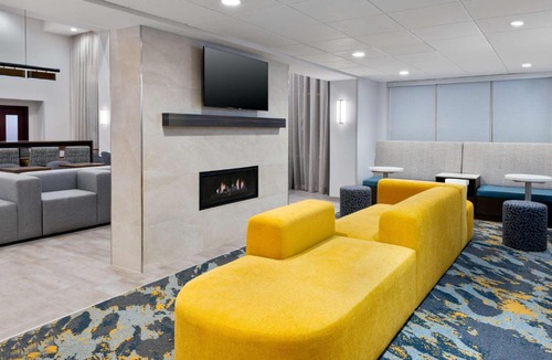 Orange Hotel | Hampton Inn & Suites Cleveland-Beachwood
