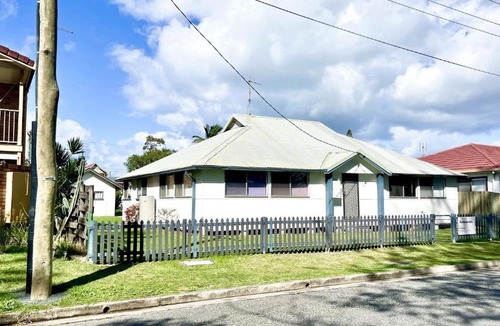 Angourie House | Harbourside