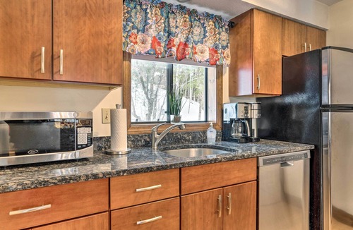 West Hartford House | Hartford Escape w/Fire Pit ~ 3 Mi to Ski & Golf!