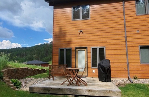 Rapid City Villa | Hasselmann`s Rushmore Retreat