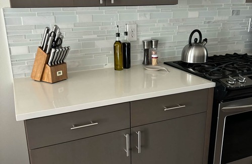 White Center House | Haven at Greenbridge: Near SEA Airport & Downtown Seattle