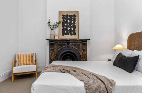 Adelaide Central Business District House | Heritage Stone Cottage, East End, Study, Mezzanine