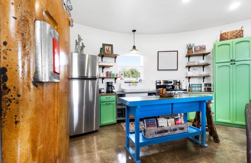 Troy House | HGTV-Famous Silo Stay + Llamas Near Waco