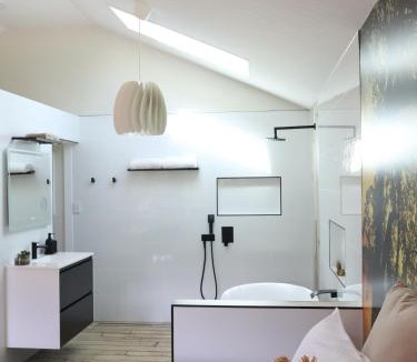 Mapleton Villa | Hideaway Falls - Bunya Cottage