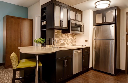 South Lake Union Apartment | High Floor | Full Kitchen | Seattle Downtown