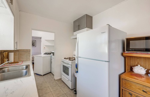 Downtown Riverside House | High Walkability! Extended Stay in Riverside