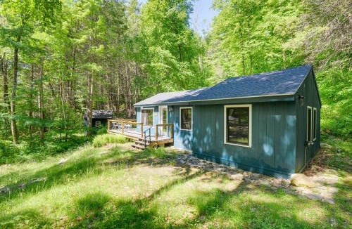 Williamsville House | Hiking Trails On-Site Cozy Falls Brook Cabin
