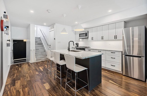 The Blue Mountains Condo | Hillside Hideaway | Patio Views + Walk to Village