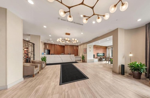 Oak Lawn Hotel | Hilton Chicago/Oak Lawn