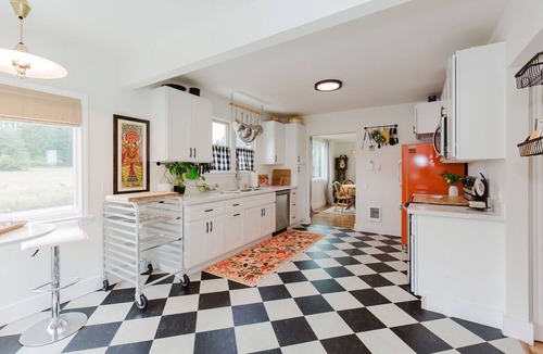 Kingston House | Historic 1920 Farmhouse - Beach & Nature vibes