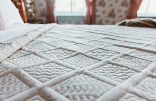 Hermann Bed & Breakfast | Historic District - Vintage Charm - Opal Suite