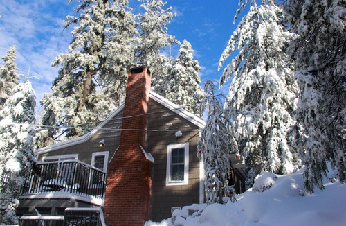 Arrowhead Villas Cabin | Historic Hershey Cabin, Most 10 Star Reviews, Romantic, Just for 2, Immaculate