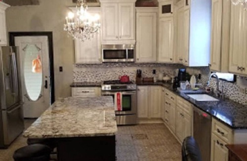 Sioux Falls Bed & Breakfast | Historic Victorian Inn Wine Suite