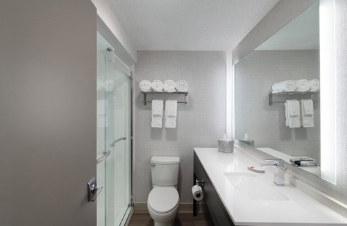 South Burlington Hotel | Holiday Inn Express South Burlington Downtown by IHG