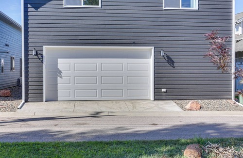 Spearfish Cottage | Home Base for Final Rally Weekend w/Heated Garage