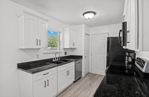 Ocoee House | Home with Large Deck & Privacy Fenced in Backyard