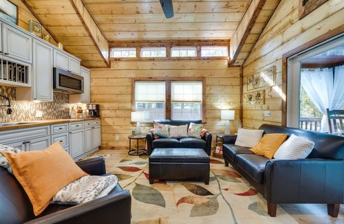 Broken Bow Cabin | Hook, Line, & Sinker Retreat: Fire Pit, Grill!