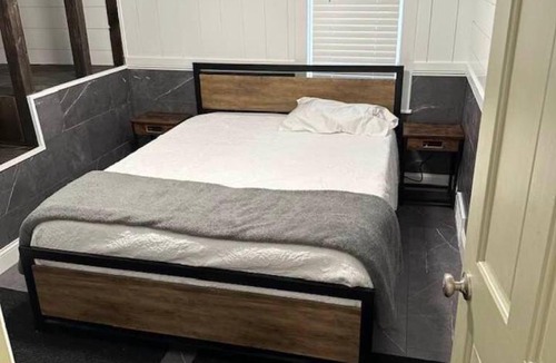 Moorhead Apartment | Hot Tub 5 beds