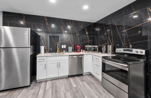 Houston Heights Apartment | Houston Heights 2BR Getaway with Pool & Free Park