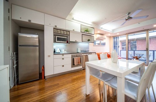 Adelaide Central Business District Apartment | Huttside - Comfortable CBD Stay near Parklands