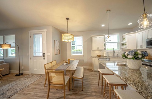 Ocean Shores House | Hydrangea Hideaway - Oyhut Bay Seaside Resort