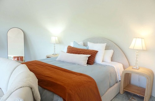 Paige Cabin | Impressive Unique Castle Dome with Spectacular Panoramic Views and Stunning Design in Elgin, Texas