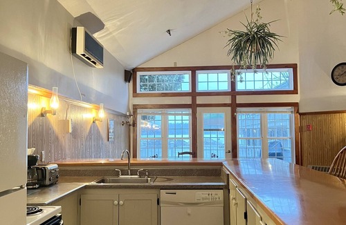 Brighton Hotel | Island Pond Country Inn (Formerly the Lakefront Inn & Motel)
