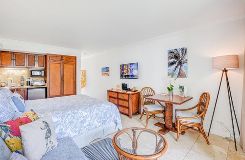 Wailua Apartment | Islander on the Beach 259 "Drift Away" A Oceanview Studio