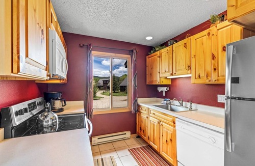 Clark House | Jack Rabbit - Experience the beautiful Elk River