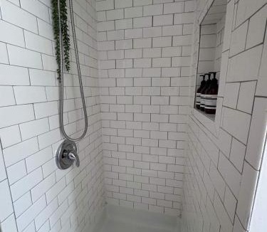Short North Apartment | Jungle House Studio Suites - Short North & Convention Center