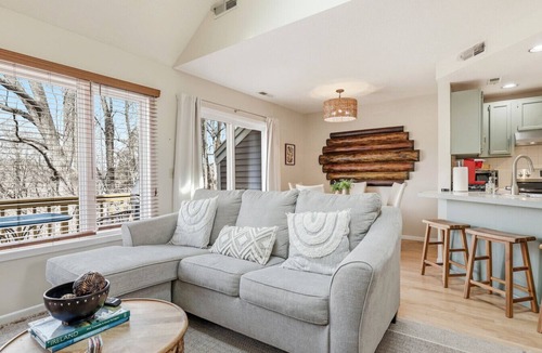 The Galena Territory Villa | King Bed w Pull Out Sofa + Murphy Bed