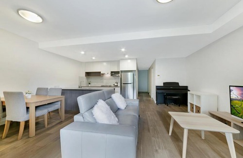Waitara Apartment | KOZYGURU WAITARA KOZY 2 BED APT WALK TO TRAIN STATION NWA008